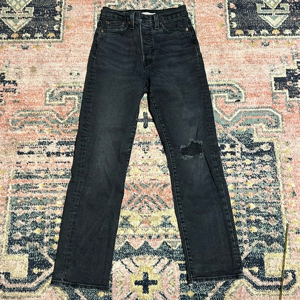 Levi's Black Wedgie Straight Black Distressed Jeans sz 26